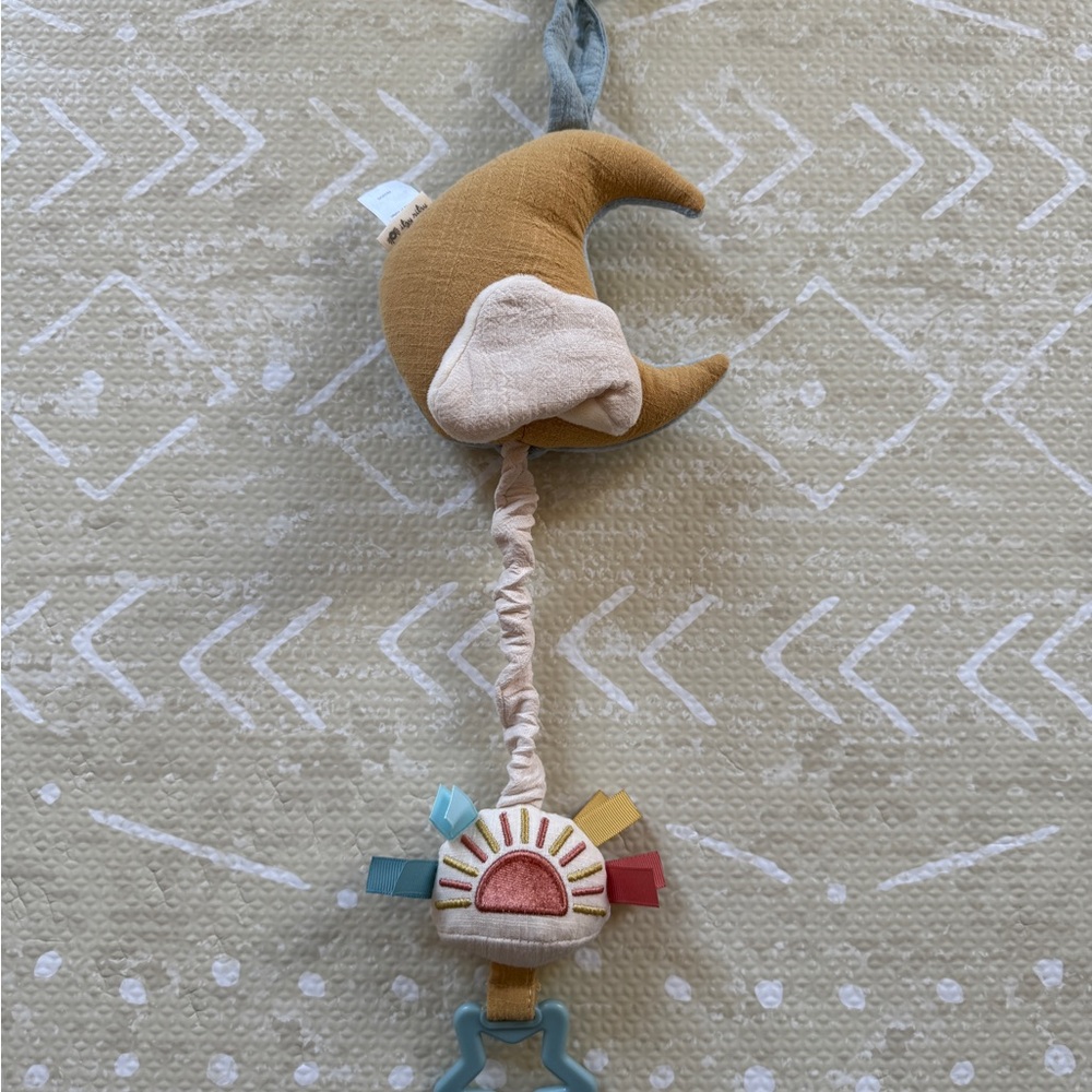 Itzy Ritzy Musical Pull-Down Toy